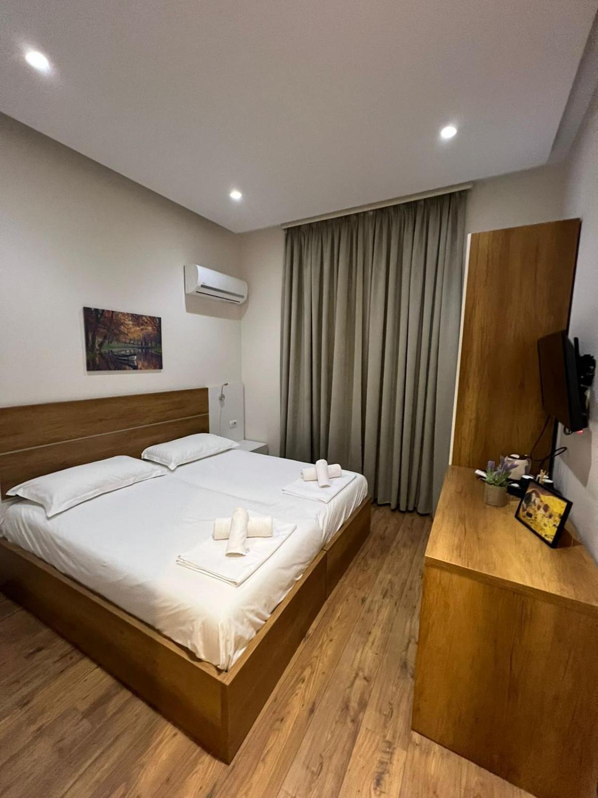 Urban Room 2 Tiranë Luaran gambar